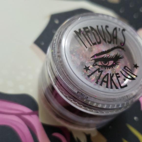 🌟AK 47 Medusa Makeup Glitter Pot NWT - Picture 8 of 8